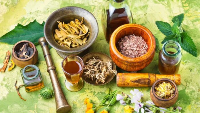 Ayurvedic Health Tips: क्या आपको पता है कि आयुर्वेद में तीन दोषों का संतुलन ही असली सेहत की चाबी है जानिए कौन हैं ये रहस्यमयी दोष