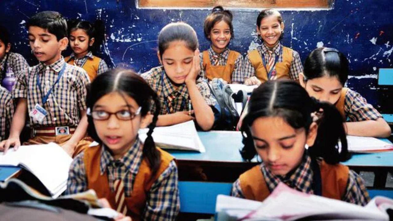 Delhi School Holidays: दिल्ली के छात्रों के लिए बड़ी खबर! गर्मी की छुट्टियों की तारीख तय