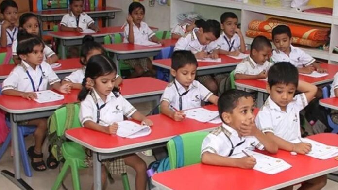 Karnataka Admission Age Limit: कर्नाटक सरकार ने छोटे बच्चों के लिए उम्र सीमा में दी राहत, 2025-26 सत्र से होगा लागू