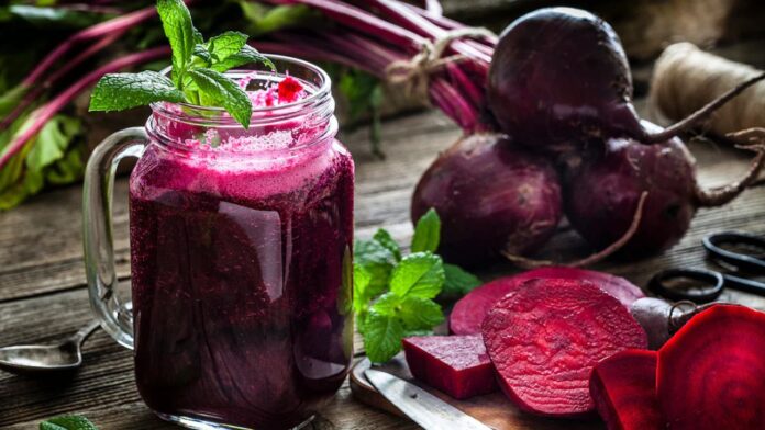 Beetroot juice: चुकंदर का जूस क्यों है स्वास्थ्य के लिए एक छुपा हुआ खजाना! जानिए वजह