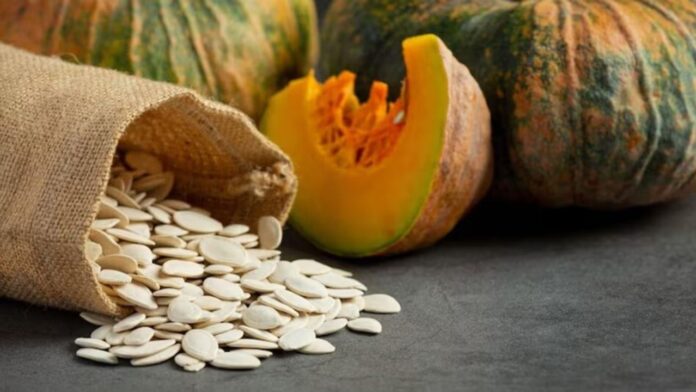Pumpkin Seeds Benefits: क्या कद्दू के बीजों में छुपा है हेल्थ का खजाना? जानिए उनके गुप्त फायदे