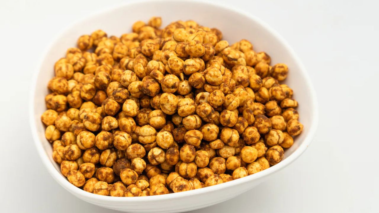Roasted Gram: स्वास्थ्य के लिए भुने चने के अद्भुत फायदे! जानें कैसे ये गंभीर बीमारियों से बचाएं