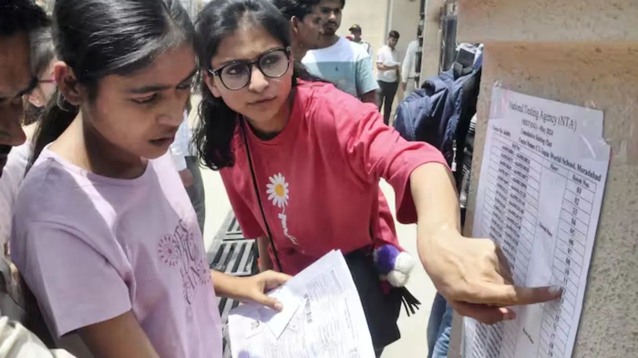 NEET UG Result 2025: NEET रिजल्ट पर हाईकोर्ट का बड़ा फैसला! परीक्षा का मामला बना विवादित 