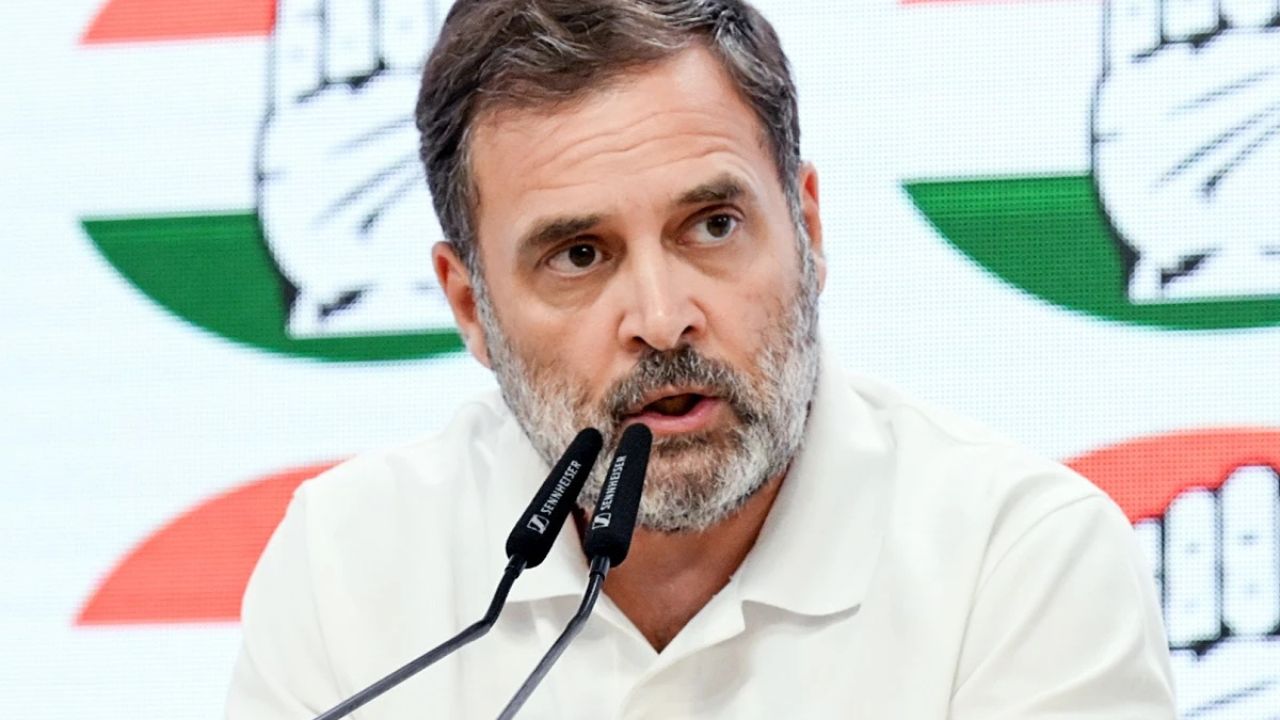 Rahul Gandhi के बयान पर क्यों सियासी गलियारों में मची हलचल! कोर्ट में खारिज याचिका के बावजूद अधिवक्ता की 