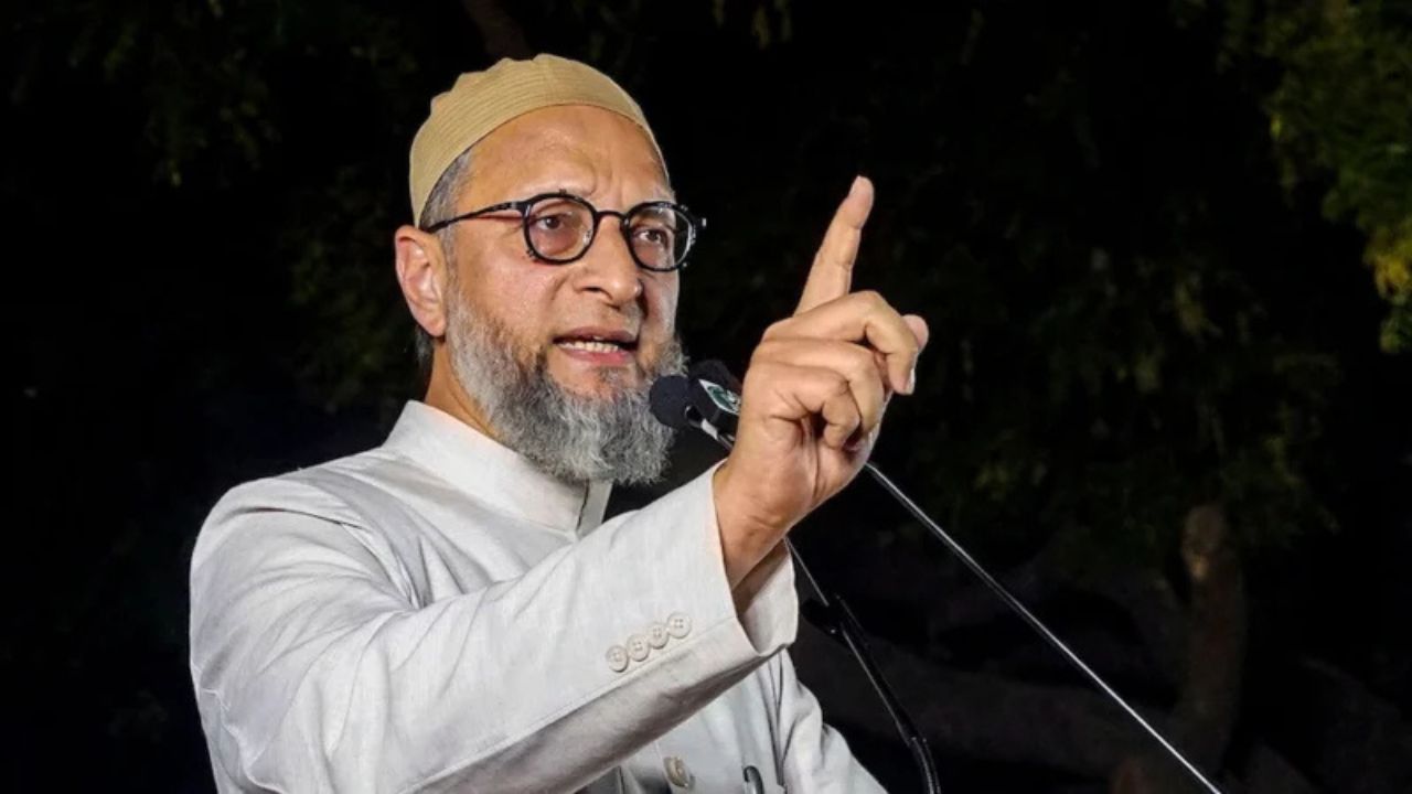 Asaduddin Owaisi: पाकिस्तान को फिर से ग्रे लिस्ट में लाने की मांग ओवैसी की बहरीन बैठक में उठी आवाज