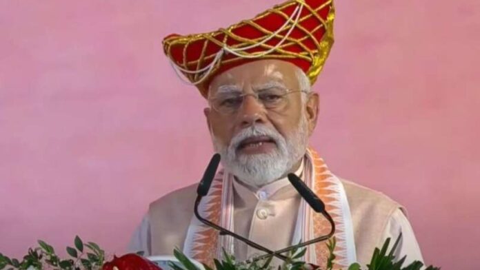 PM Modi In Bhopal: भोपाल महा सम्मेलन में मोदी का बड़ा खुलासा, सेना ने सैकड़ों किलोमीटर भीतर मारा धावा!