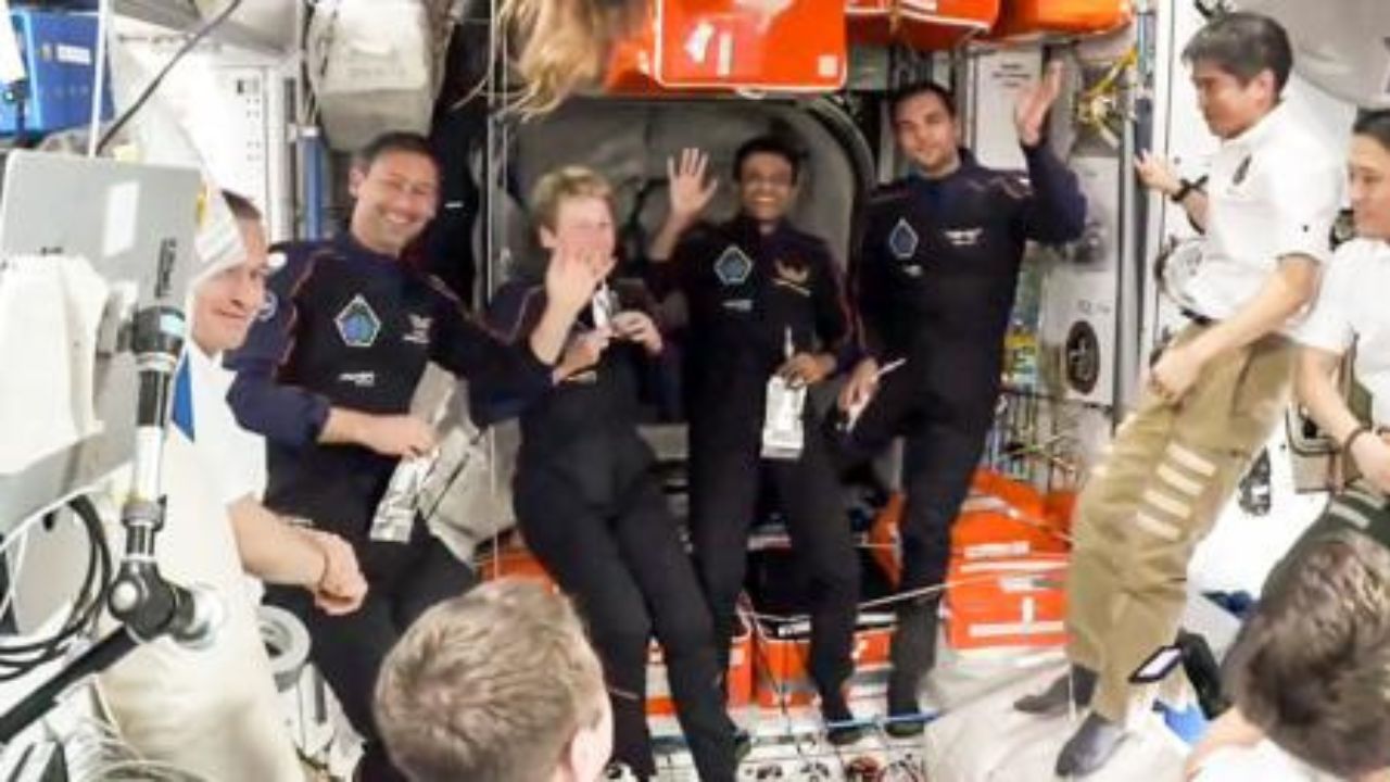 Axiom-4 Mission: अंतरिक्ष में गूंजा भारत का नाम, Axiom-4 मिशन बना देश की विज्ञान यात्रा का नया अध्याय