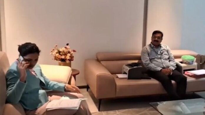 Lokayukta Raid: लोकायुक्त ने 8 सरकारी ठिकानों को बनाया निशाना, बरामद हुई अनसुनी संपत्तियां