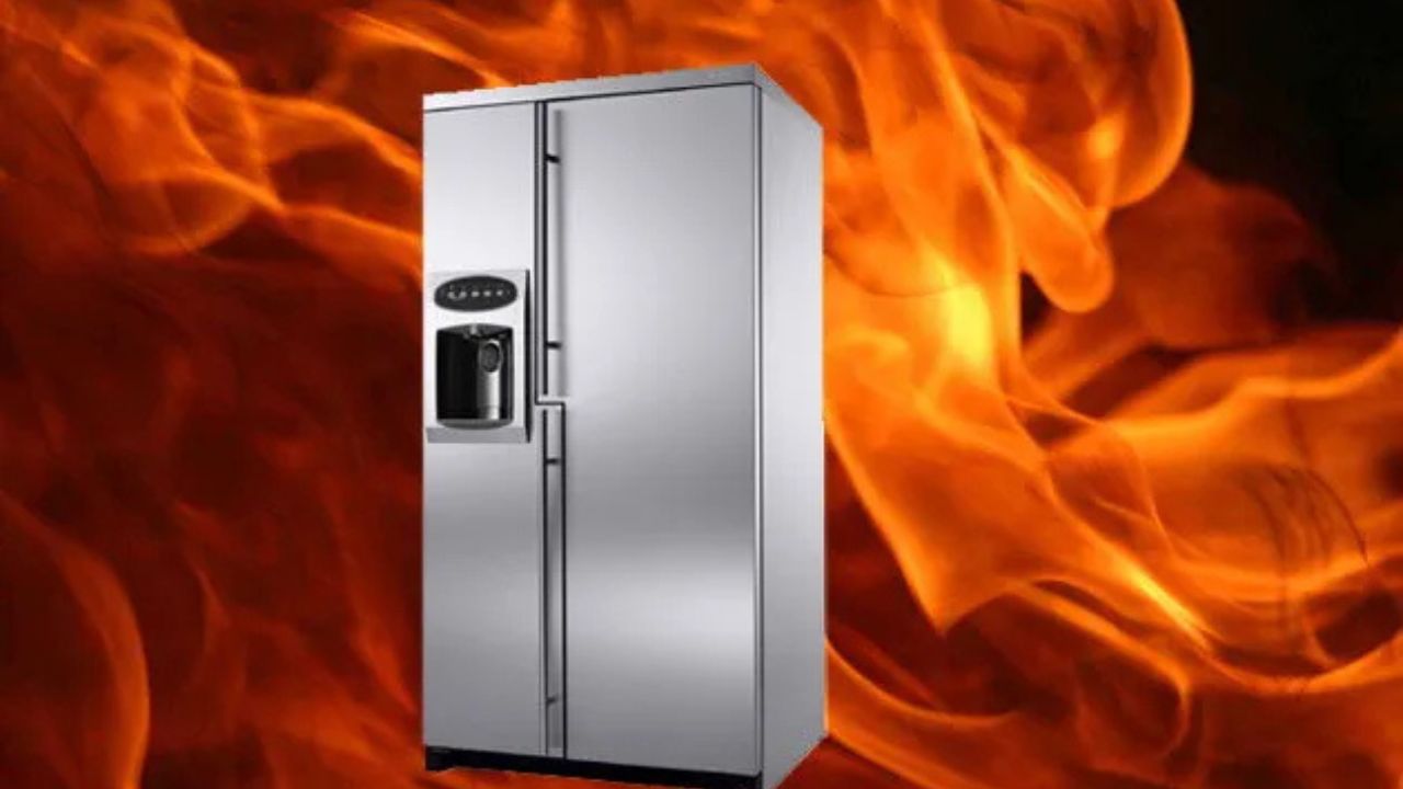 Fridge Explosion: घर में रखा फ्रिज बन सकता है बम! गैस लीक से होने वाले खतरे जानकर उड़ जाएंगे होश!