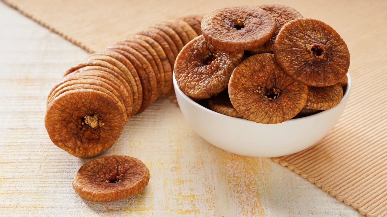 Fig Benefits: सुबह खाली पेट खाइए यह चीज और कब्ज से लेकर कमजोरी तक कहिए अलविदा 