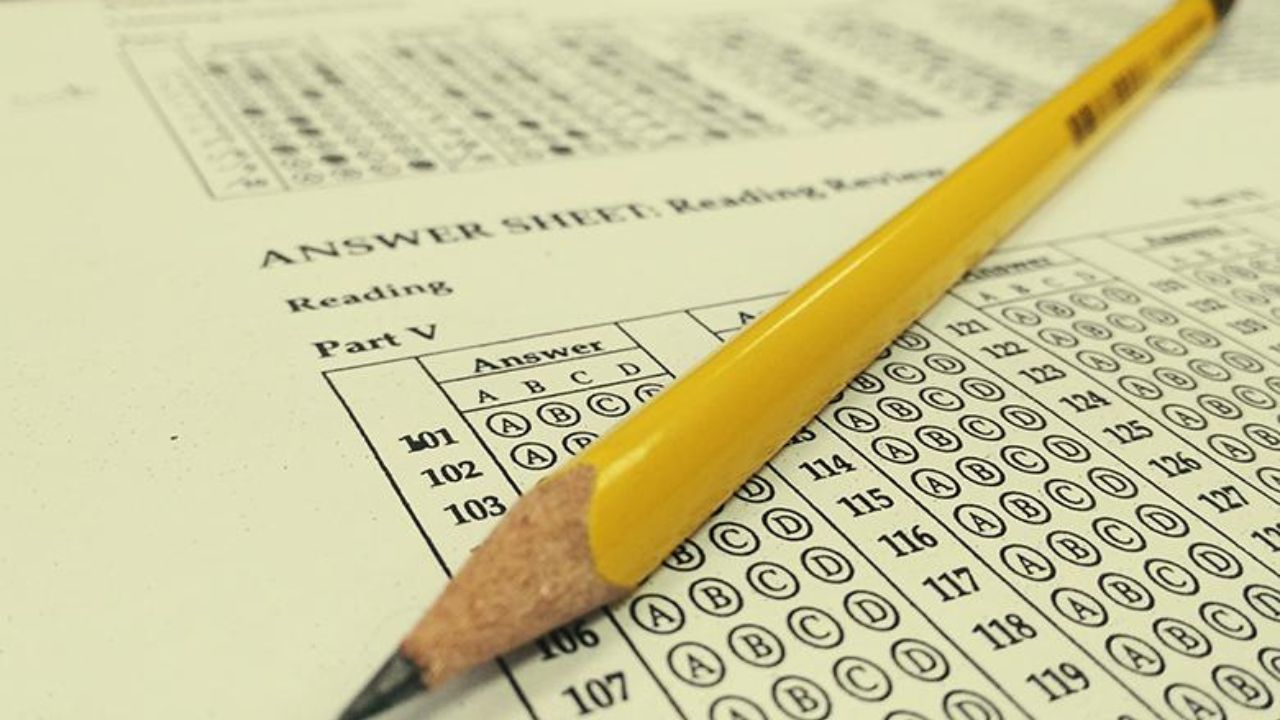 UP PGT Exam 2025: एग्जाम देने वालों के लिए जरूरी खबर – यूपी PGT स्थगित, जानिए कब और कैसे होगी परीक्षा