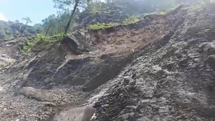 Uttarakhand News: उत्तराखंड में मौत बनकर बरसे बादल! मौसम विभाग ने अगले चार दिन का दिया खतरे का संकेत