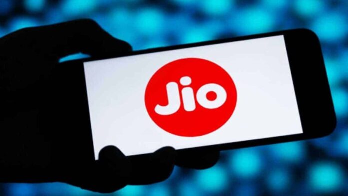 क्या सच में 11 महीने तक चलेगा सिर्फ ₹895 का Jio फोन प्लान? Jio ने फिर मचाई बाजार में हलचल