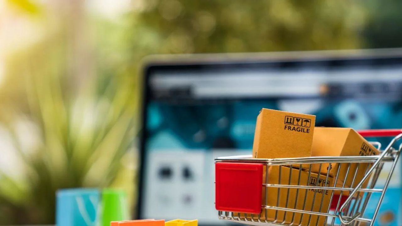 Online Scam Alert: सेल में बचत या ठगी? जानिए ऑनलाइन शॉपिंग में किन बातों का रखें ध्यान!