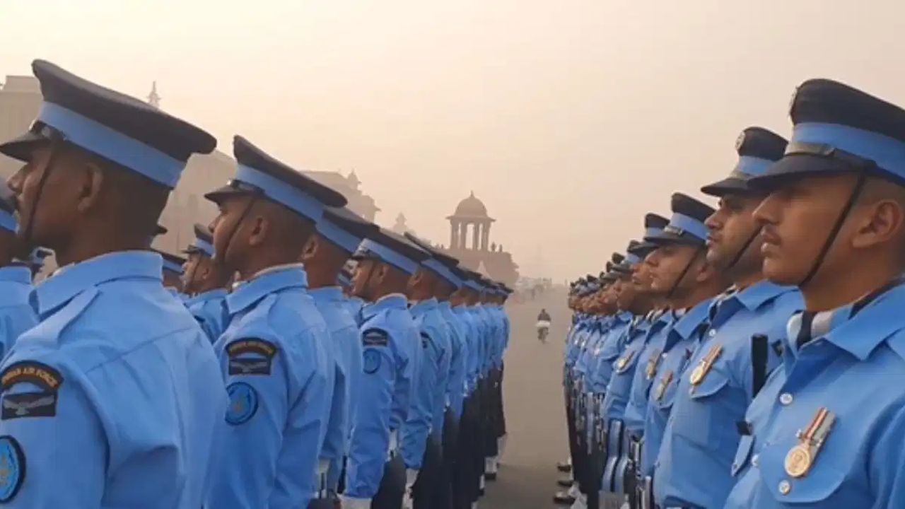 IAF Agniveervayu Recruitment: विज्ञान वर्ग या वोकेशनल कोर्स करने वाले युवाओं के लिए शानदार मौका, जानें जरूरी योग्यता