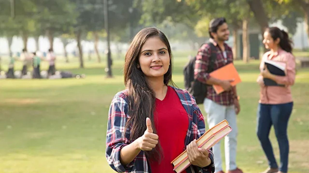 Commerce without Math: मैथ्स नहीं लिया? कोई बात नहीं! 12वीं के बाद ये कॉमर्स कोर्सेस आपके लिए हैं परफेक्ट