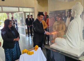 डॉ. बी.आर.अंबेडकर विश्वविद्यालय में जननायक टंट्या भील के शहादत दिवस पर श्रद्धांजलि एवं राष्ट्रीय वेबिनार आयोजित