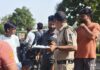 बरगी नगर में अवैध पैकारी का खेल उजागर: ग्रामीणों ने पकड़ी 3 पेटी शराब, पुलिस को सौंपी